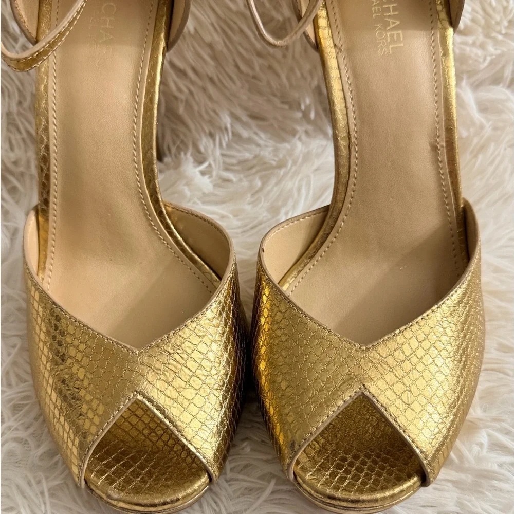 MICHAEL Michael Kors Tiegan Metallic Embossed Dress Sandals In Gold Size 6.5